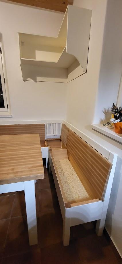 1. Jídelní sestava - rohová lavice se stolem s bukovou deskou - PražskýTruhlář.cz jídelní sestava